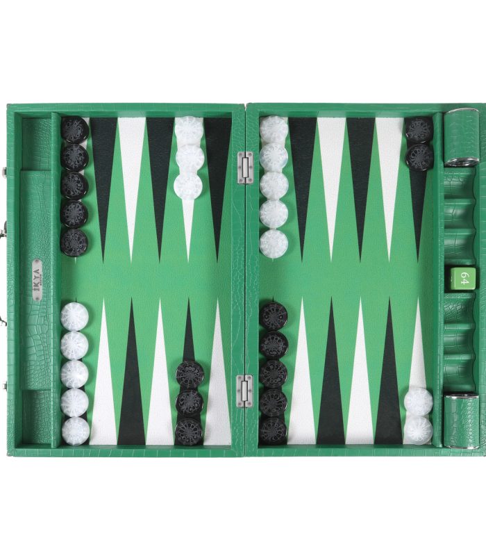 İkya Design Scarlet Red Croco Backgammon Board Lüks & Şıklık: İkya Design imzasıyla kırmızı timsah desenli özel tasarım, sofistike bir görünüm. Üstün Kalite: Leke tutmaz, antibakteriyel kumaş, ipeksi dokunuş ve 5 yıl garanti. Tam Set: 30 reçine pul (4,45 cm), özel zarlar, kadife kaplı iç yüzey ve düzenli saklama bölmeleri. Ölçüler: Açık 73x54 cm | Kapalı 36,5x54 cm | Ağırlık ~4,5 kg. Taşınabilir: Dayanıklı ve hafif yapısıyla hem evde hem seyahatte oyun keyfi. Mükemmel Hediye: Doğum günü, yıldönümü veya özel günler için prestijli bir seçenek. İkya Design Scarlet Red Croco: Oyun keyfini sanata dönüştüren tavla!